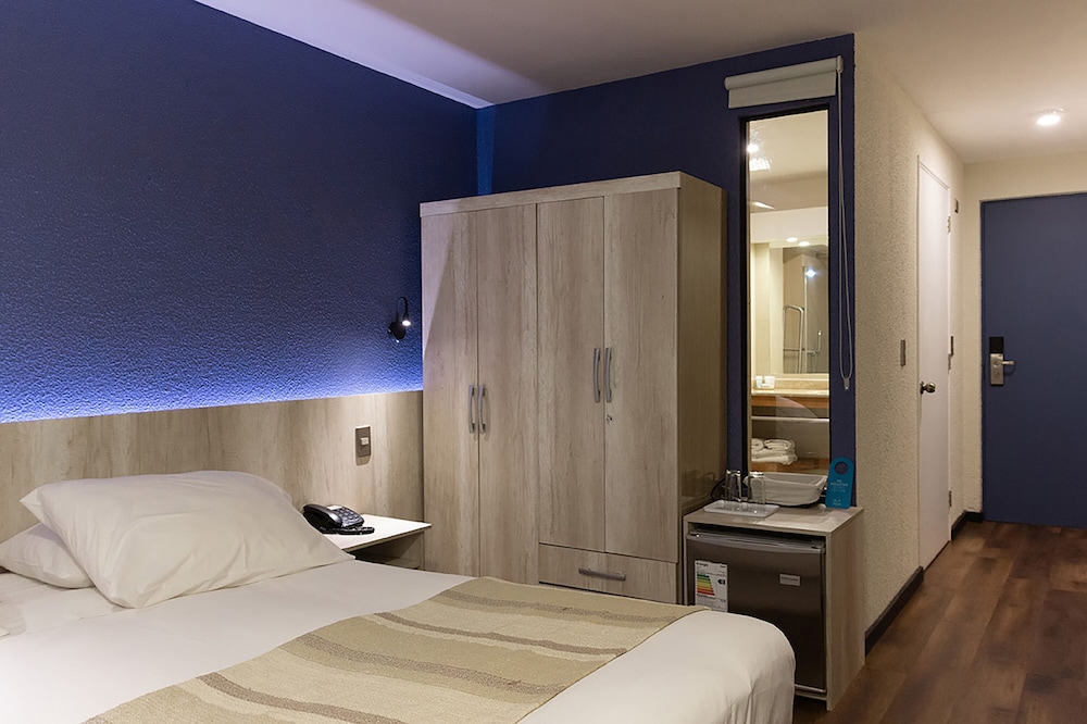 Suite, 1 Double Bed - Photo 8