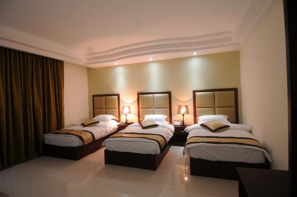 City Triple Room