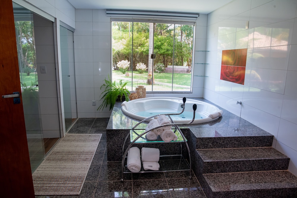 Luxury Suite photo 2