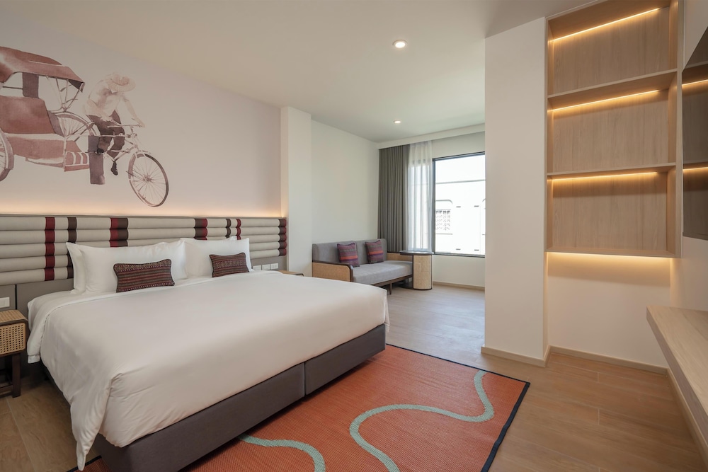Junior Suite with Pool View photo 2