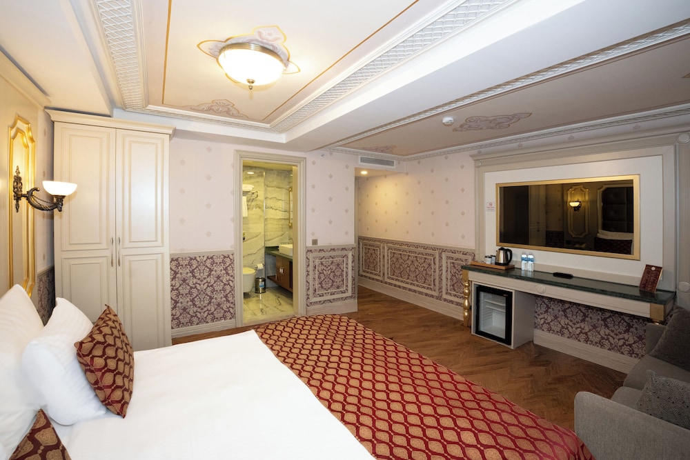 Deluxe Quadruple Room with Terrace photo 3