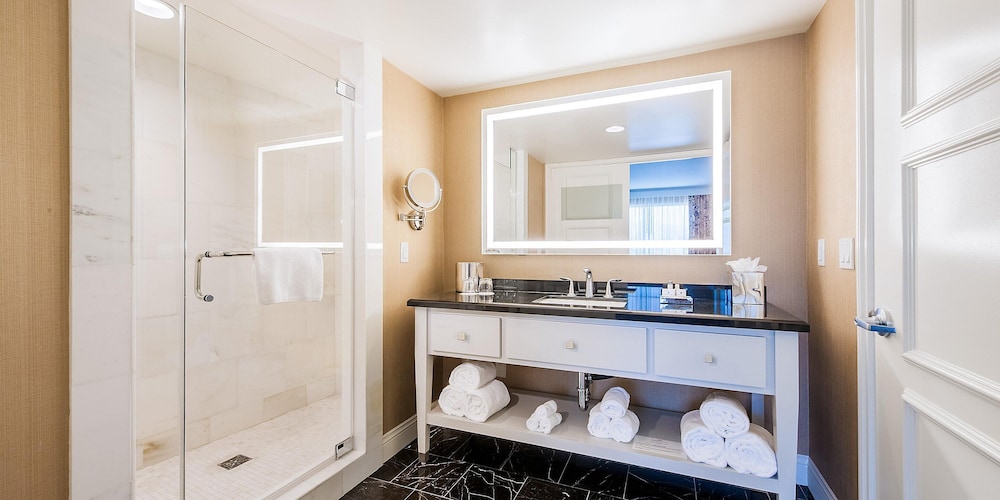 Executive Room, 1 King Bed photo 2