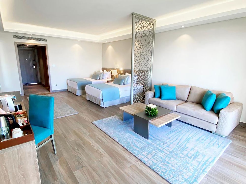 Suite, 2 Twin Beds, Garden View