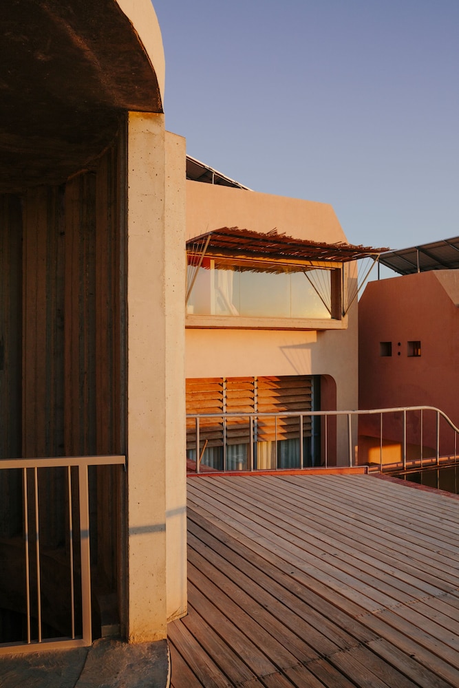 Duplex, Private Bathroom (Pilotis)