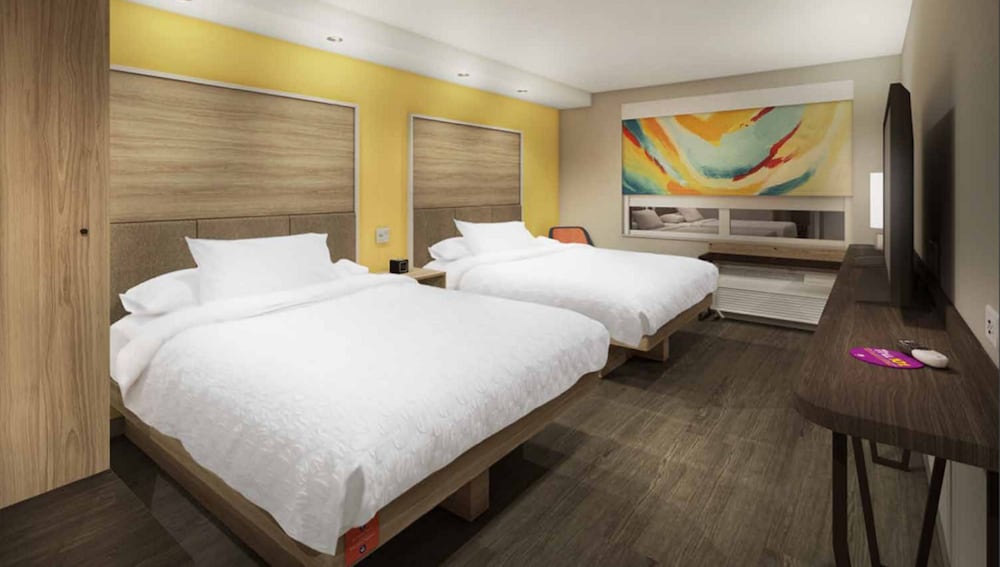 Room, 2 Queen Beds, Accessible, Bathtub photo 2