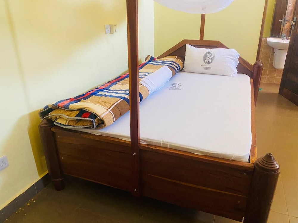 Economy Room, Balcony, Lake View