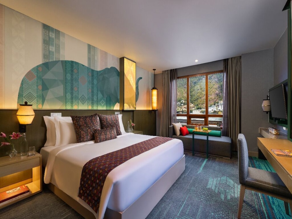Deluxe Room, 1 King Bed photo 2