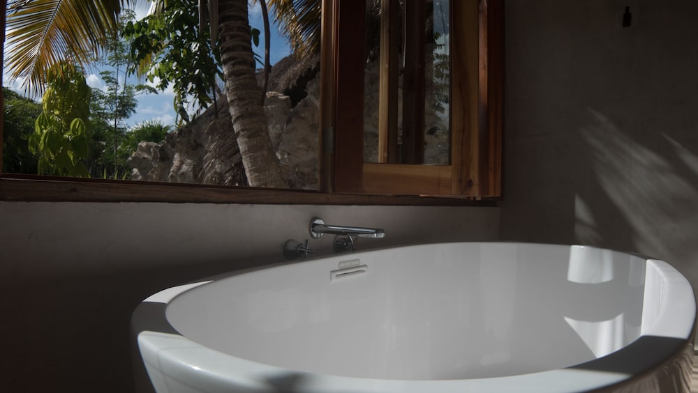 Casa Pocna Jungle View With Bathtub