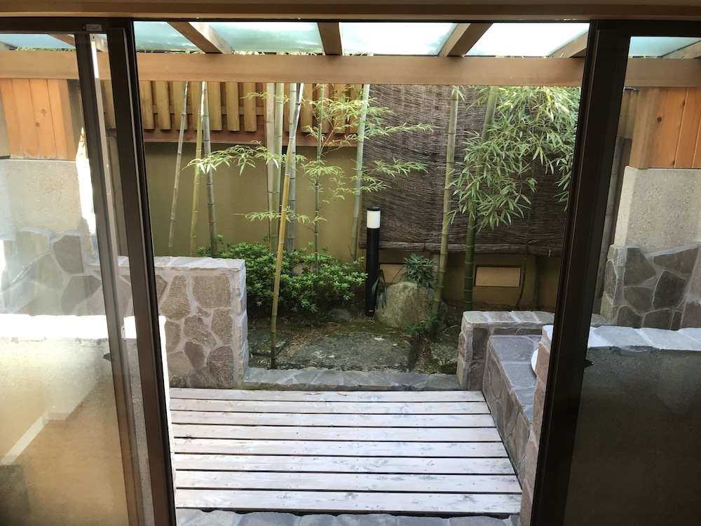 Japanese Style Quadruple Room with Open-air Bath photo 3