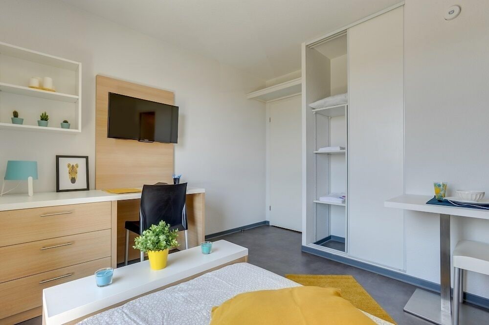 Standard Studio - Photo 1