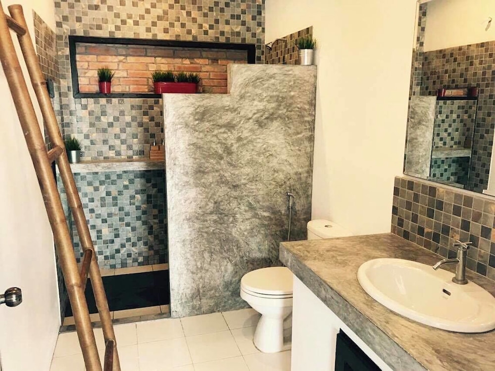 Deluxe Penthouse, 3 Bedrooms, Ocean View, Mountainside