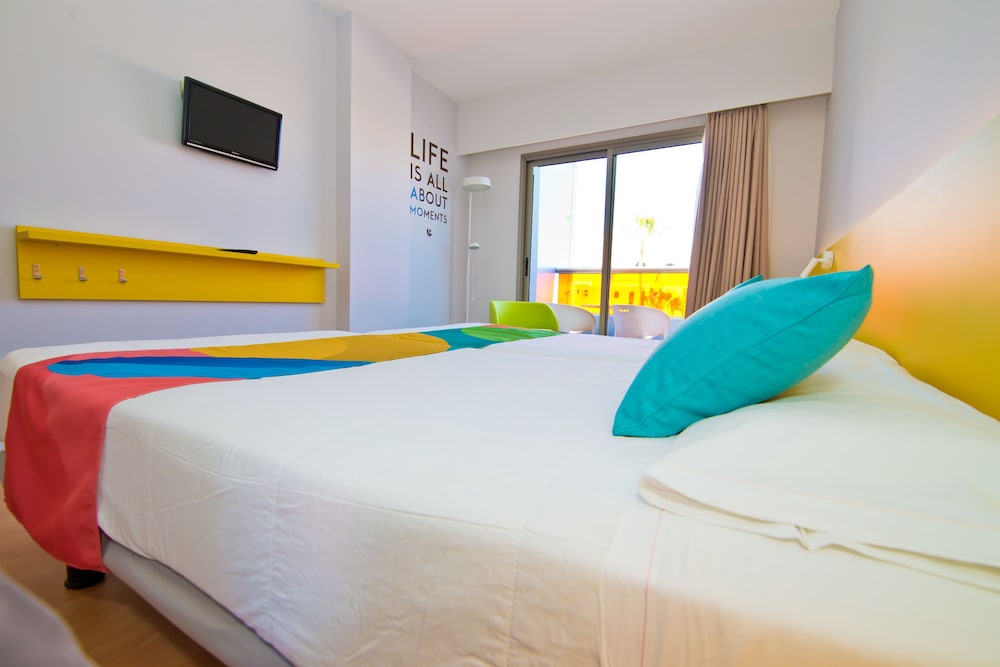 Superior Single Room, Pool View