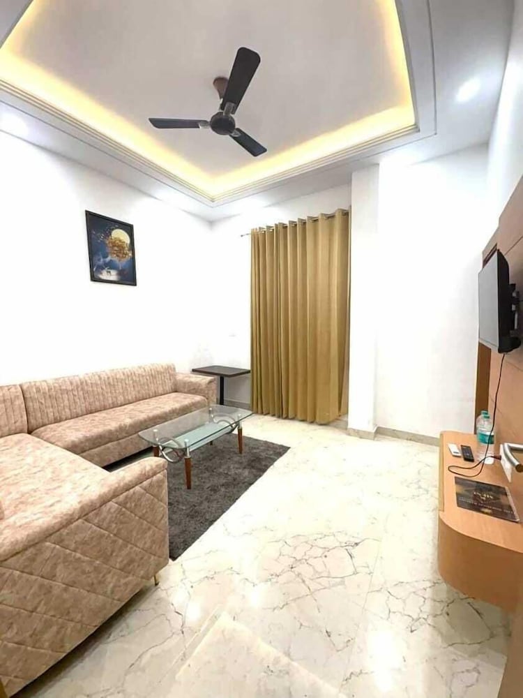 Luxury Suite photo 2