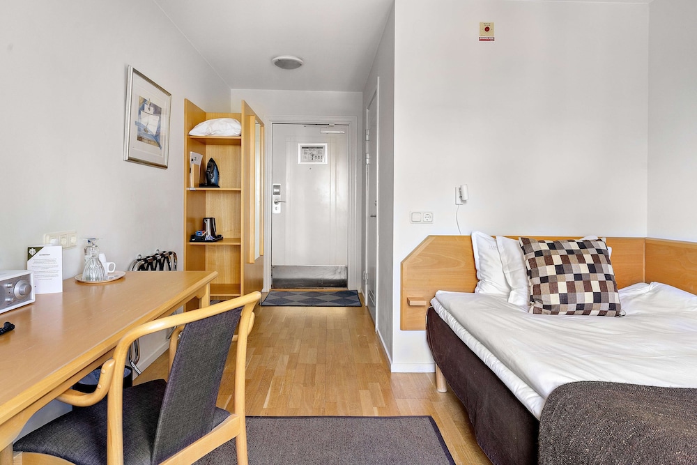 Economy Room, 1 Double Bed, Non Smoking - Photo 1