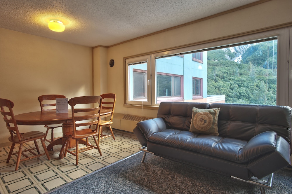 Apartment, 2 Bedrooms, Mountain View photo 1
