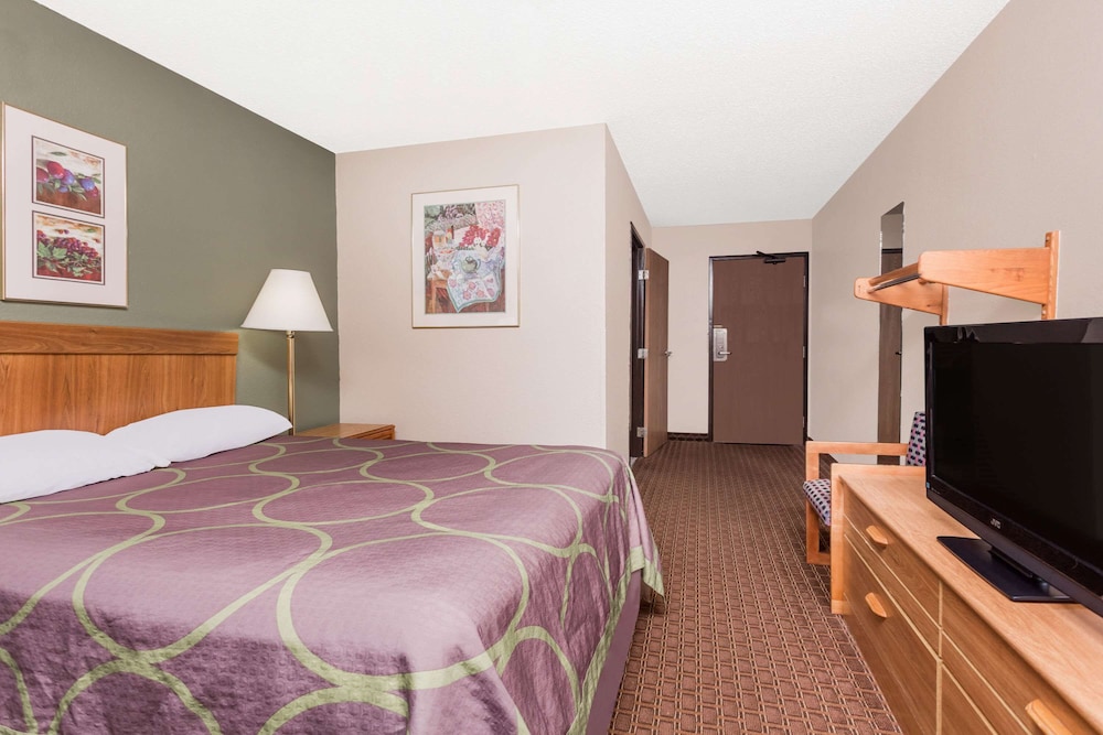 Room, Accessible photo 1