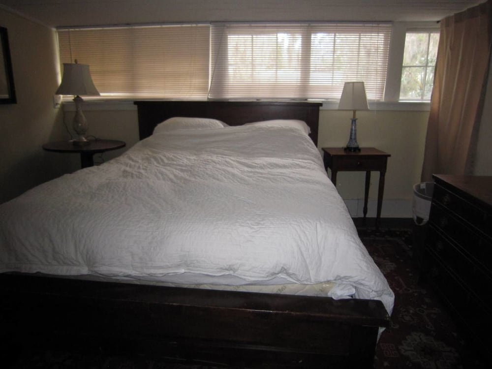 House, Multiple Beds (Historical Downtown Home - Near Parri) photo 1