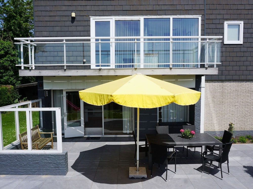 Classic House, 4 Bedrooms photo 2
