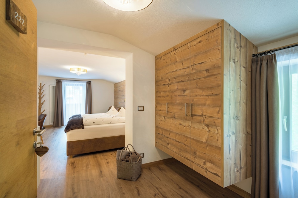 Comfort Double Room (with 2 extra beds) photo 3