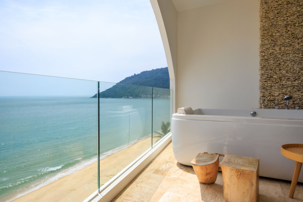 Executive Suite - Photo 7