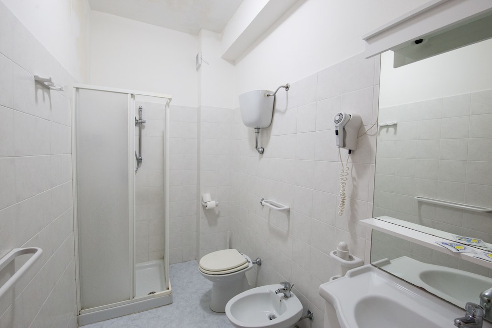 Family Triple Room (2 adults + 1 child) photo 3