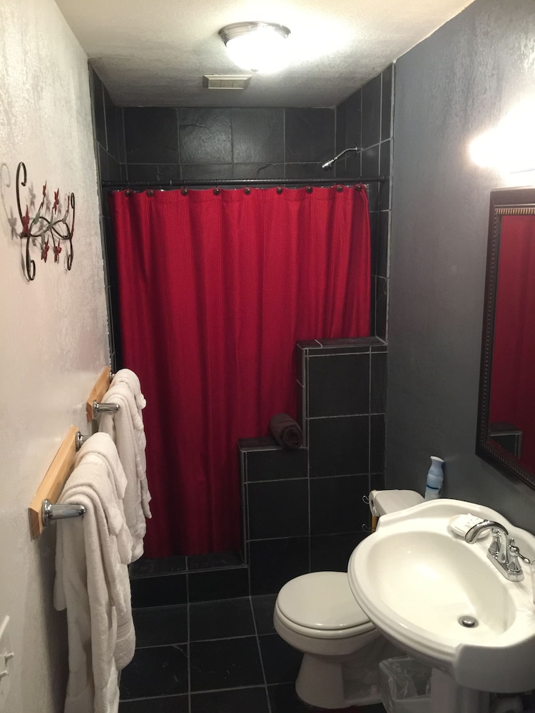 Premium Studio Suite, Refrigerator & Microwave, Ocean View (2 King Beds) photo 2