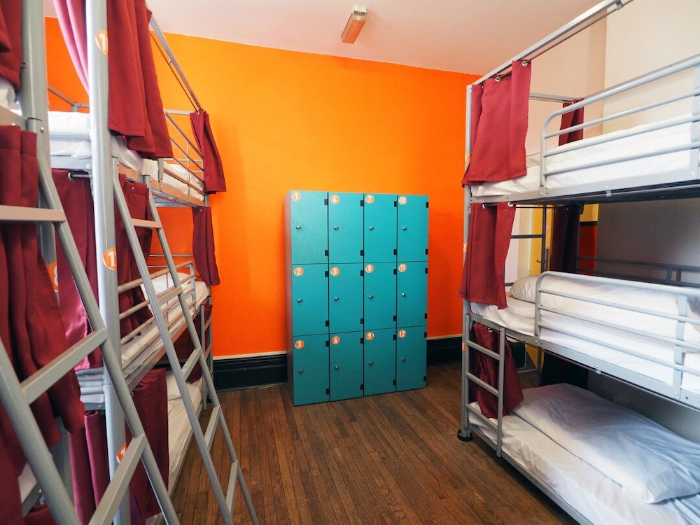 Private 12-Bedroom, Shared Bathroom (Triple Bunks) photo 1