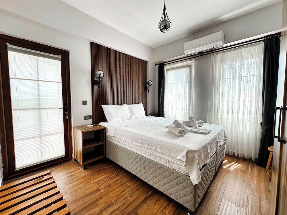 Junior Double Room, Garden View photo 1