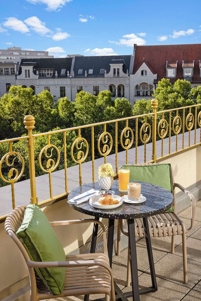 Superior Suite, Balcony, City View