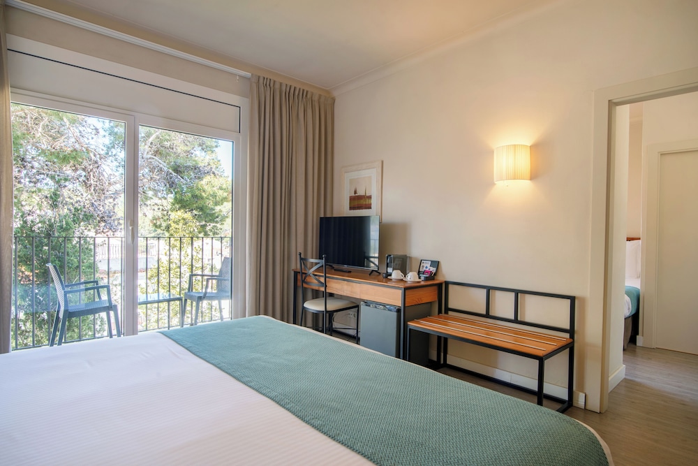 Habitación Familiar, 2 Dormitorios, Balcón (Habitación Conectada)
