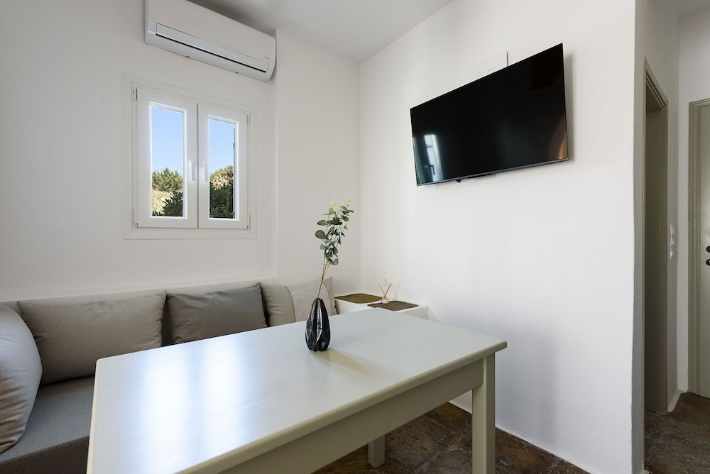 Luxury Studio, City View