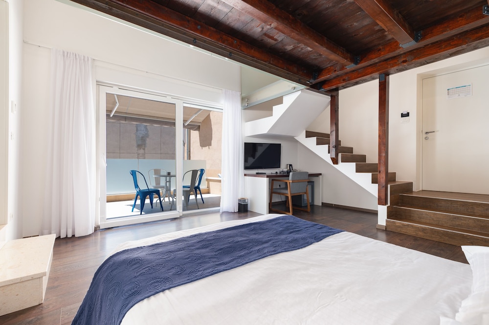 Suite, Balcony photo 1