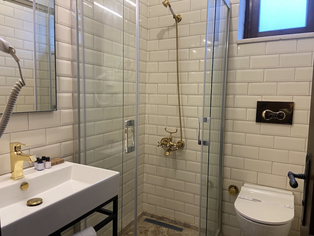 Business Double Room - Photo 16