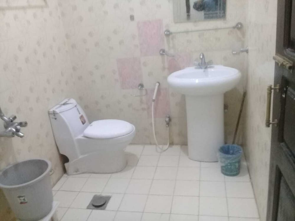 Standard Double Room - Photo 4