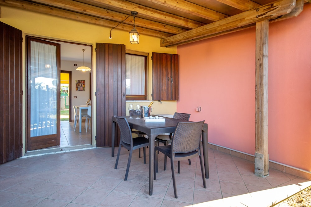 Family Townhome, 1 Bedroom, Sea Facing (Albarella S2 2) photo 3