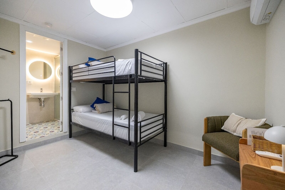 Economy Twin Room