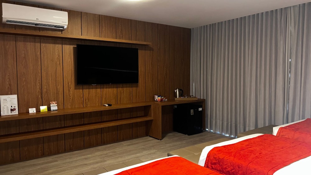 Premier Triple Room photo 3