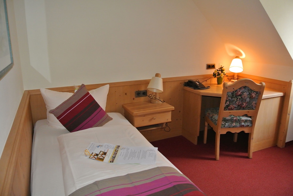 Comfort Single Room, 1 Twin Bed photo 3