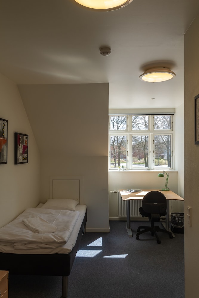 Basic Twin Room photo 1
