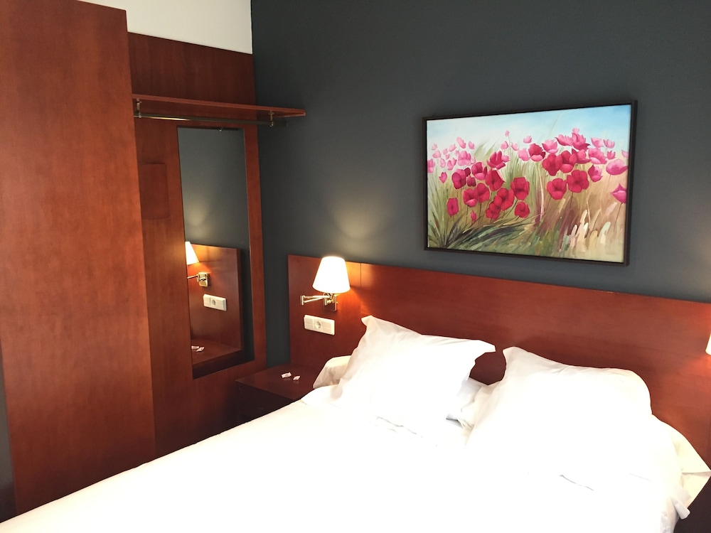 Room - Photo 4