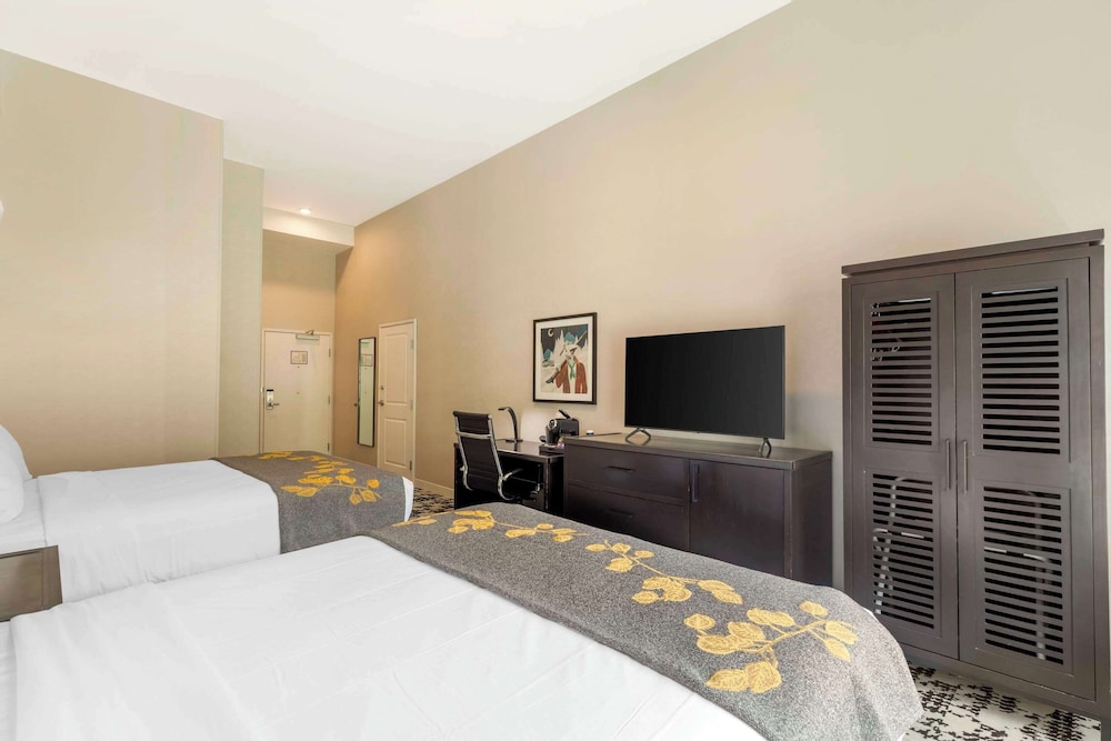 Room, 2 Queen Beds, Accessible, Non Smoking