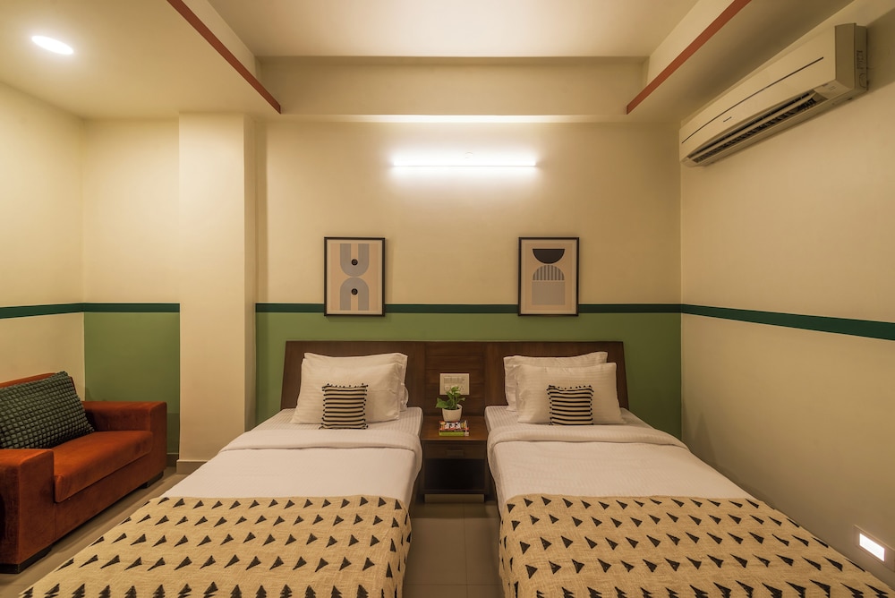 Standard Twin Room - Photo 2