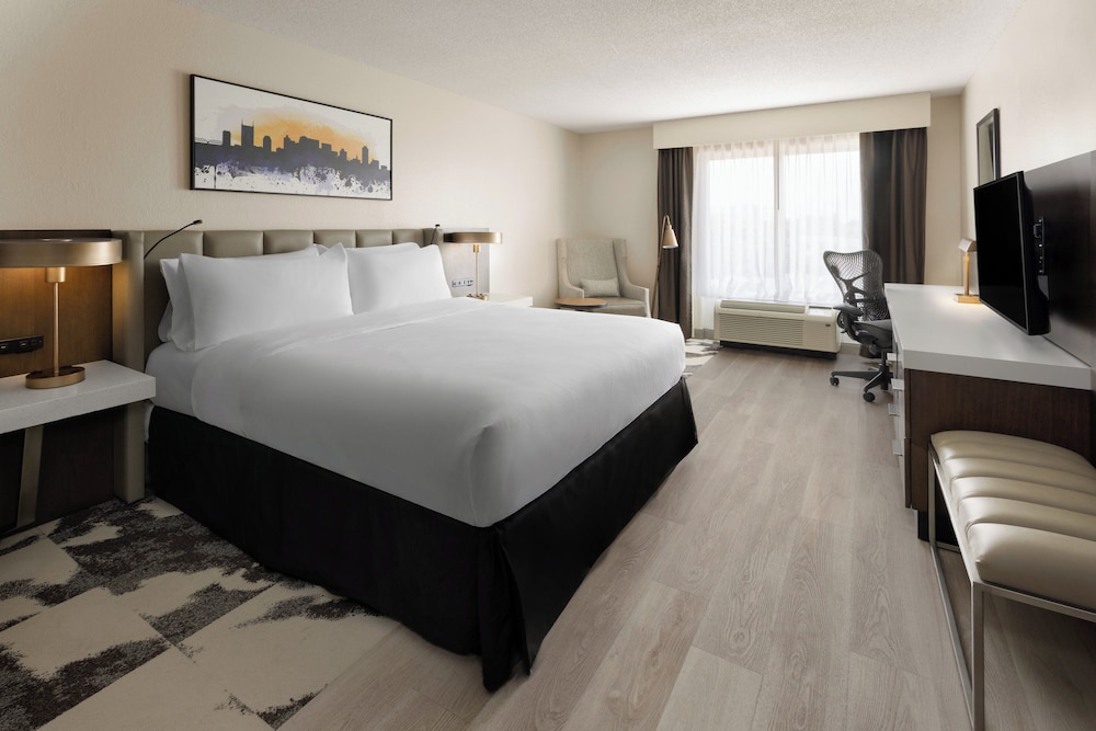 Standard Room, 1 King Bed - Photo 7