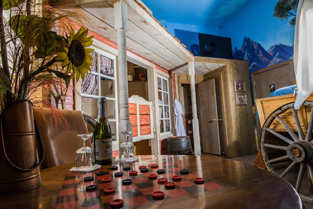 Room (Jackson Hole) - Photo 3