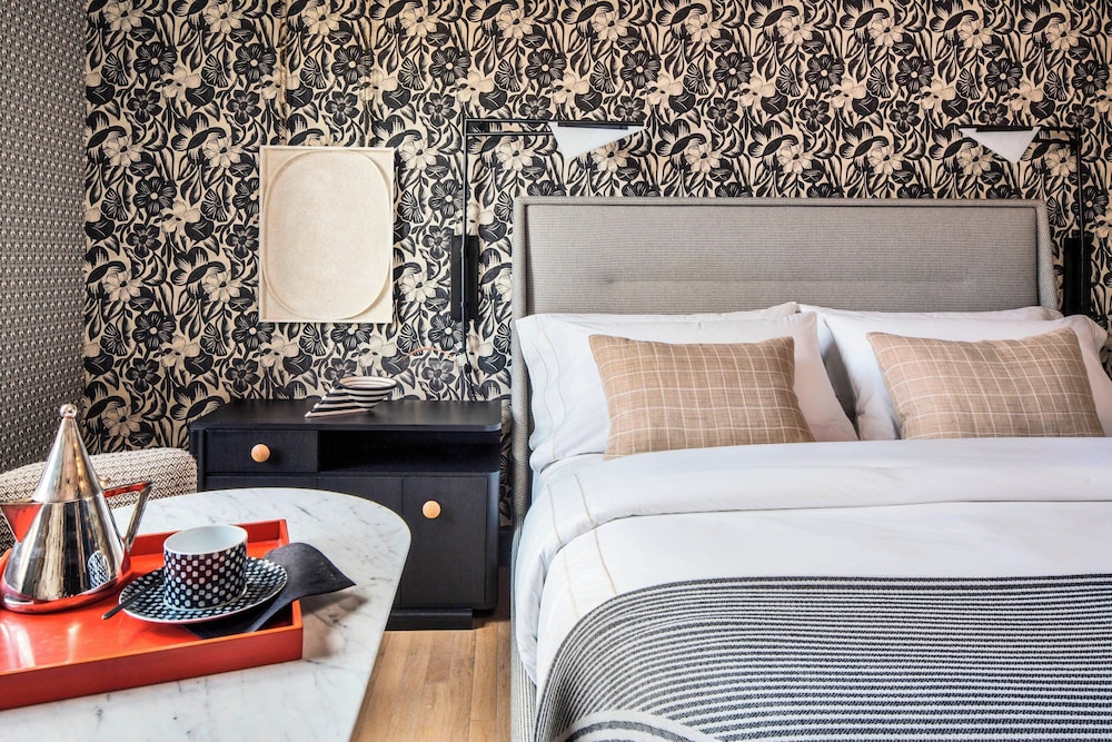Premier Room, 1 King Bed