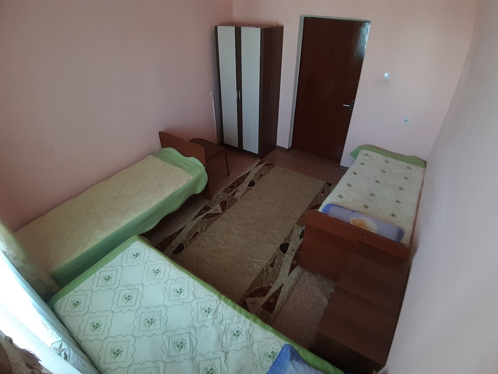 Shared Dormitory, Mixed Dorm, Shared Bathroom (3 Beds) photo 2