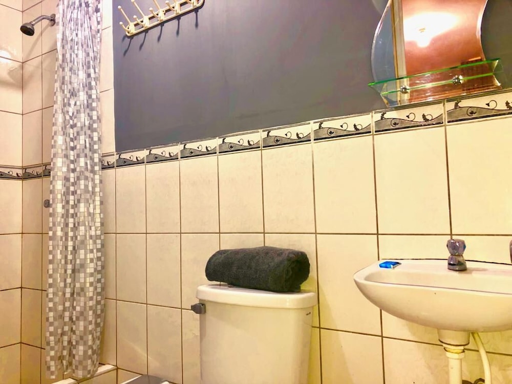 Triple Room, 3 Twin Beds, Private Bathroom photo 2