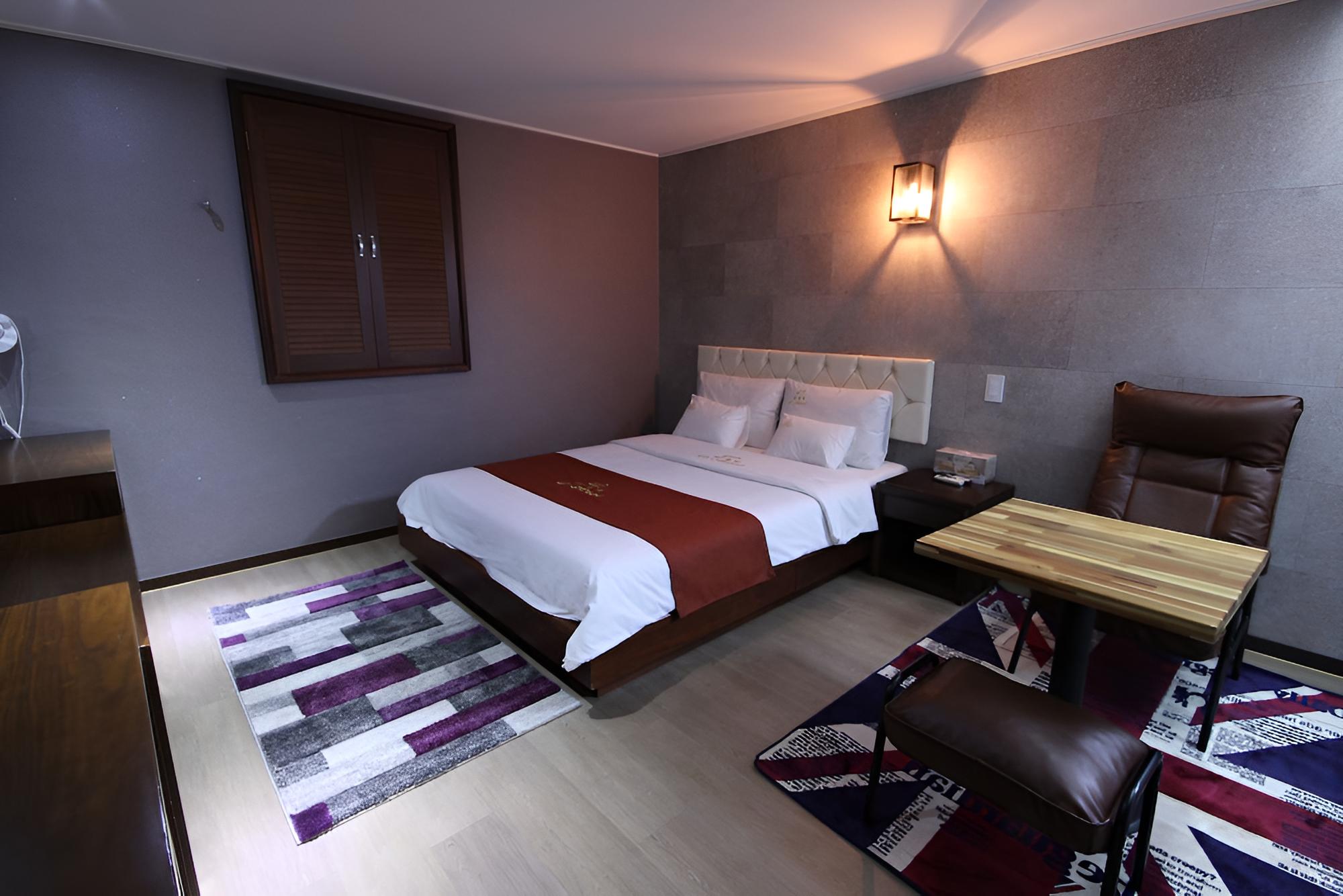Standard Room photo 2