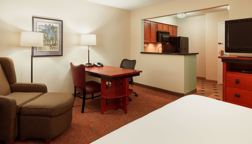 Studio Suite Queen Bed - Photo 3
