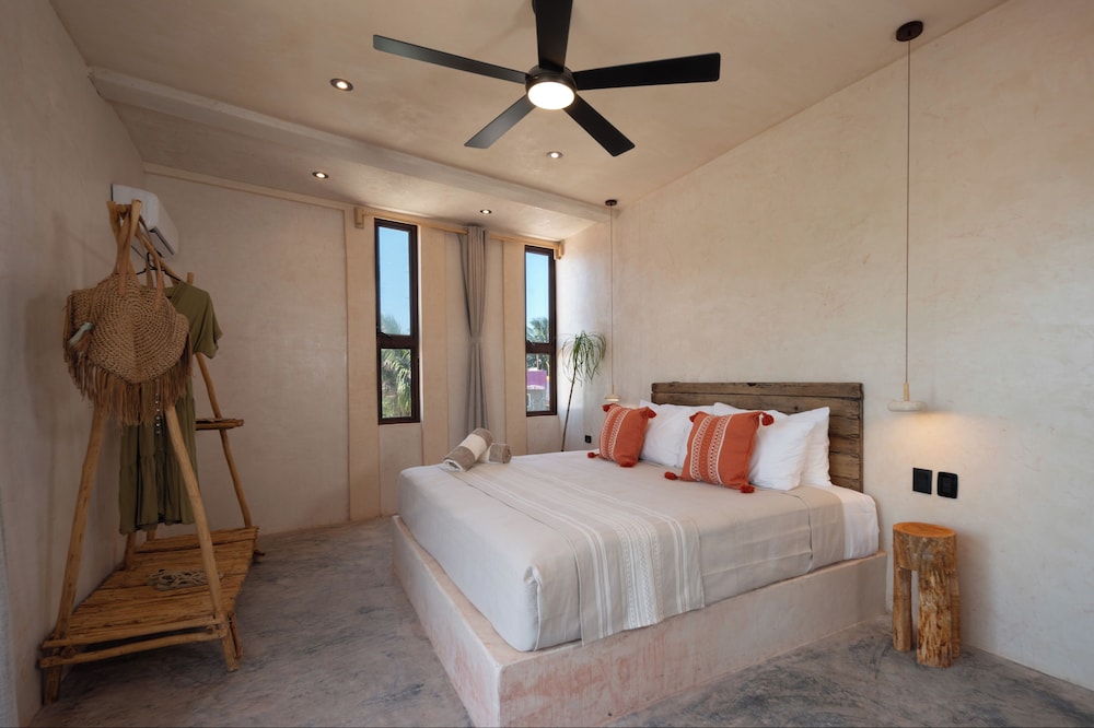 Deluxe Room, 1 King Bed